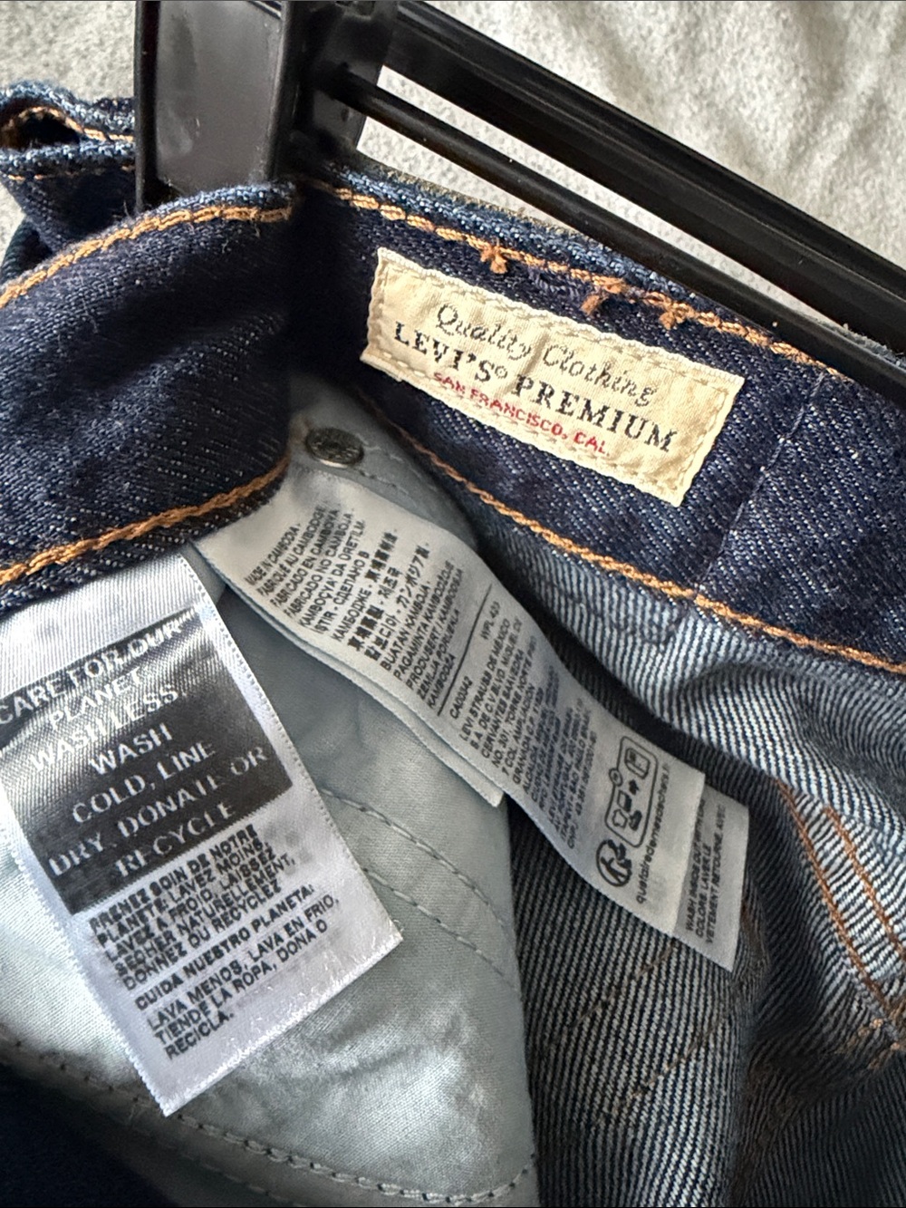Levi's Premium Dark Blue Wide Leg Jeans - Picture 2 of 2